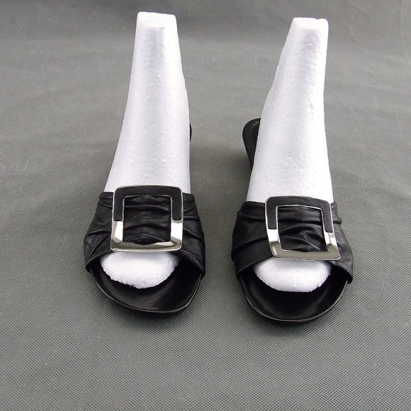 NWOT Andrew Geller Black Leather Slip-On Sandals Wedges 7.5 M - Picture 1 of 6